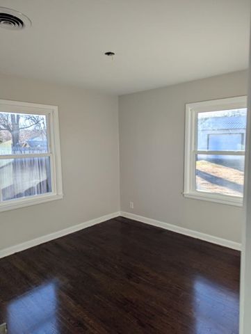 213 Van Arsdale Ave, Haysville, KS 67060