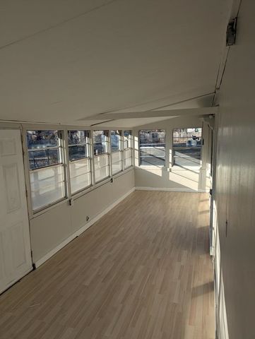 213 Van Arsdale Ave, Haysville, KS 67060