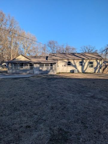 213 Van Arsdale Ave, Haysville, KS 67060
