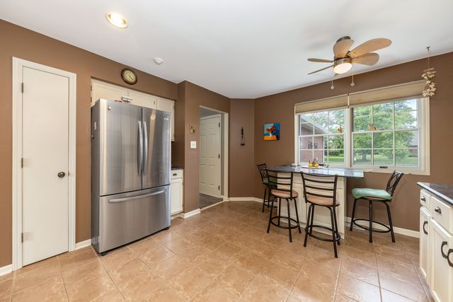 2845 Water Tower Lane, Darien, IL 60561