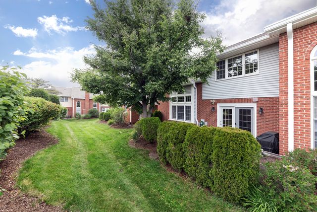 2845 Water Tower Lane, Darien, IL 60561