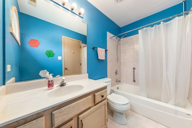 2845 Water Tower Lane, Darien, IL 60561