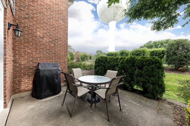 2845 Water Tower Lane, Darien, IL 60561