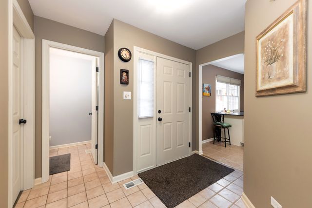 2845 Water Tower Lane, Darien, IL 60561