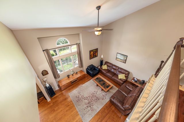 2845 Water Tower Lane, Darien, IL 60561