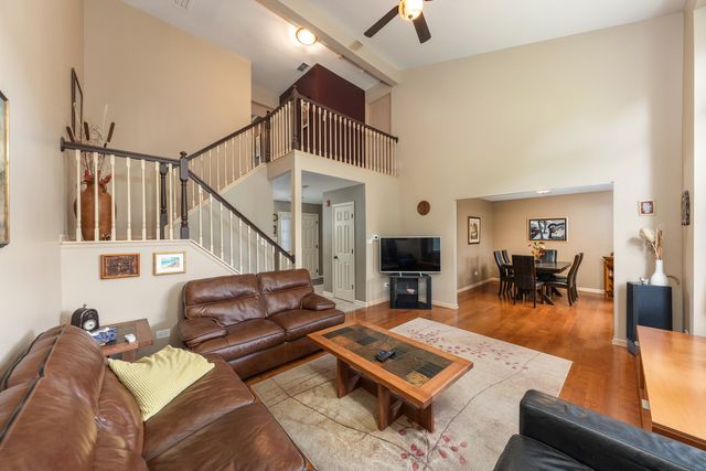 2845 Water Tower Lane, Darien, IL 60561