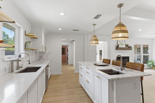 2202 Custer Parkway, Richardson, TX 75080