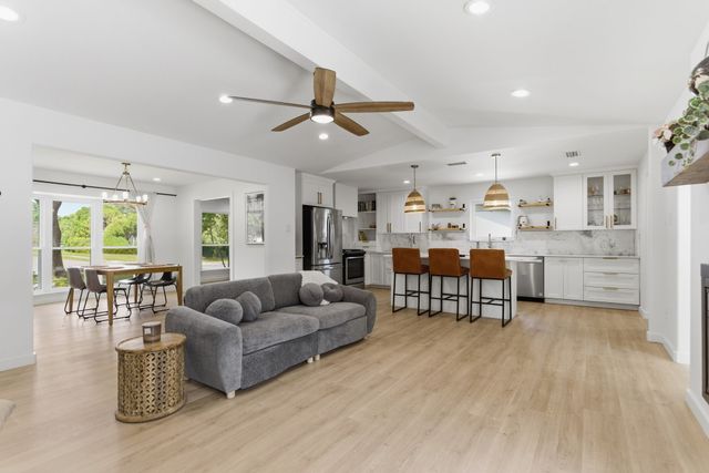 2202 Custer Parkway, Richardson, TX 75080