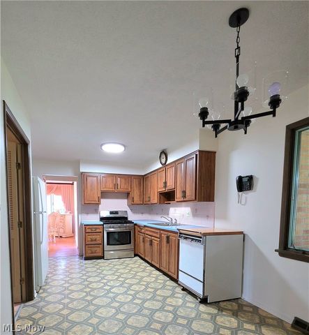 6413 Gale Drive, Independence, OH 44131