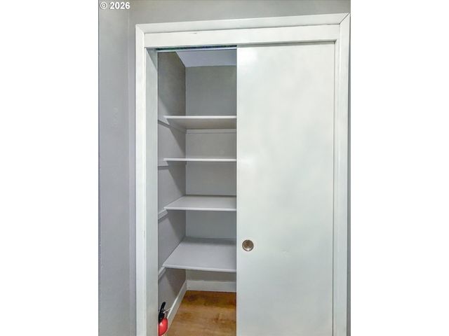 1587 Se OAK GROVE Blvd, Milwaukie, OR 97267