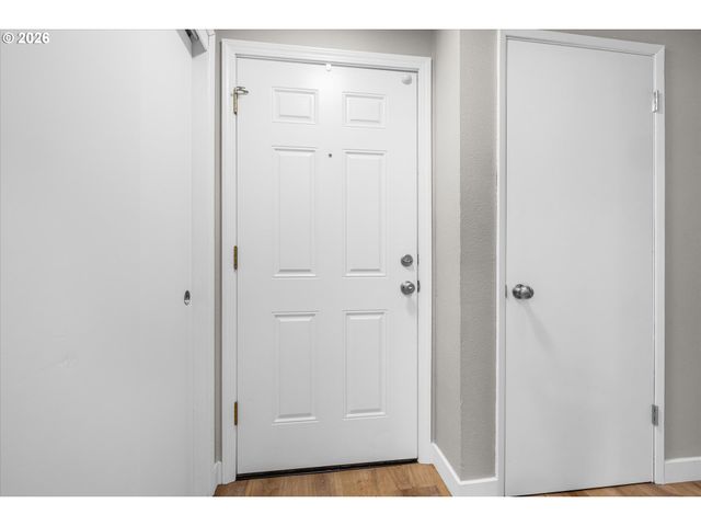 1587 Se OAK GROVE Blvd, Milwaukie, OR 97267