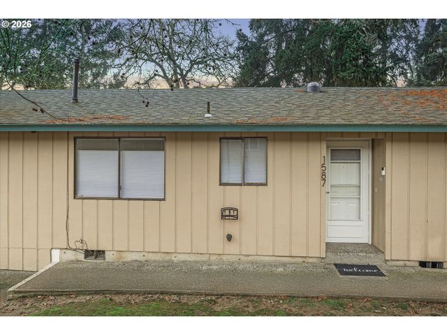 1587 Se OAK GROVE Blvd, Milwaukie, OR 97267