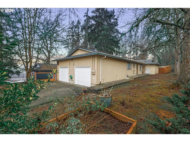 1587 Se OAK GROVE Blvd, Milwaukie, OR 97267