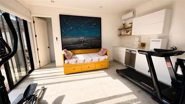 180 S Gardner, Los Angeles, CA 90036