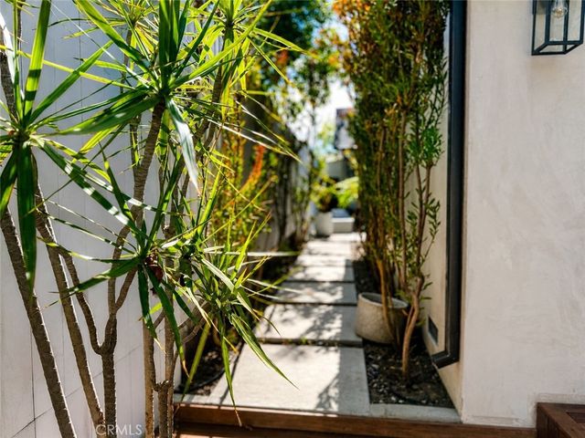 180 S Gardner, Los Angeles, CA 90036