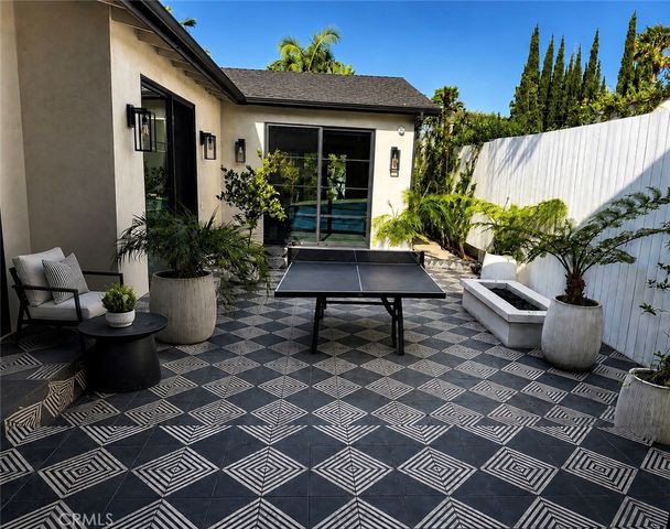 180 S Gardner, Los Angeles, CA 90036