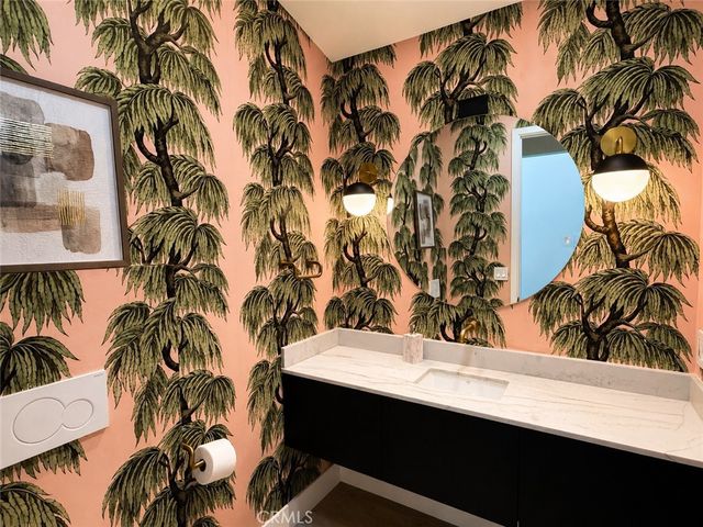 180 S Gardner, Los Angeles, CA 90036