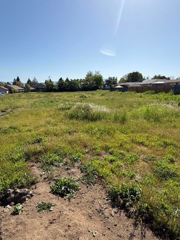 1479 Orchard Home Drive, Medford, OR 97501
