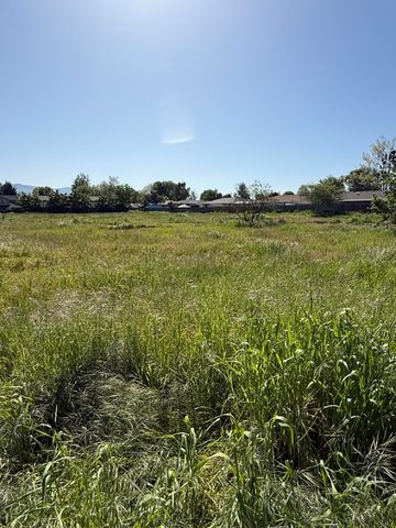 1479 Orchard Home Drive, Medford, OR 97501