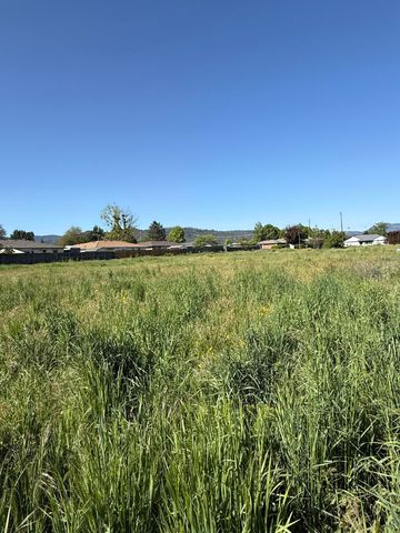 1479 Orchard Home Drive, Medford, OR 97501