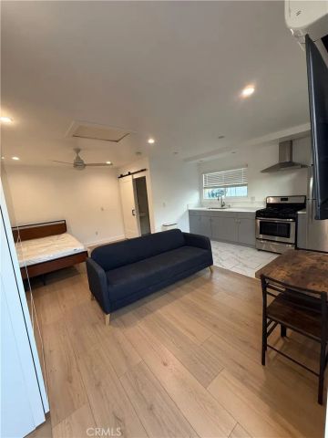 7017 Mary Ellen, North Hollywood, CA 91605