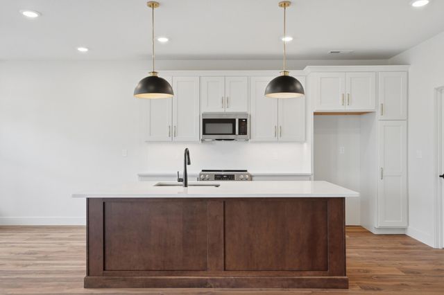 4811 CARLISLE CT, Columbia, MO 65201