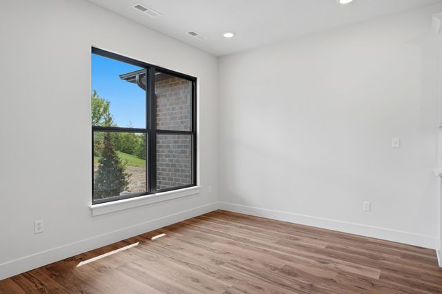 4811 CARLISLE CT, Columbia, MO 65201