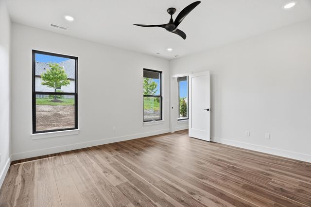 4811 CARLISLE CT, Columbia, MO 65201