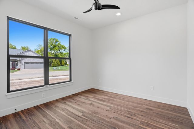 4811 CARLISLE CT, Columbia, MO 65201