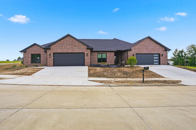 4811 CARLISLE CT, Columbia, MO 65201