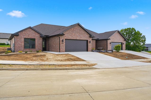 4811 CARLISLE CT, Columbia, MO 65201
