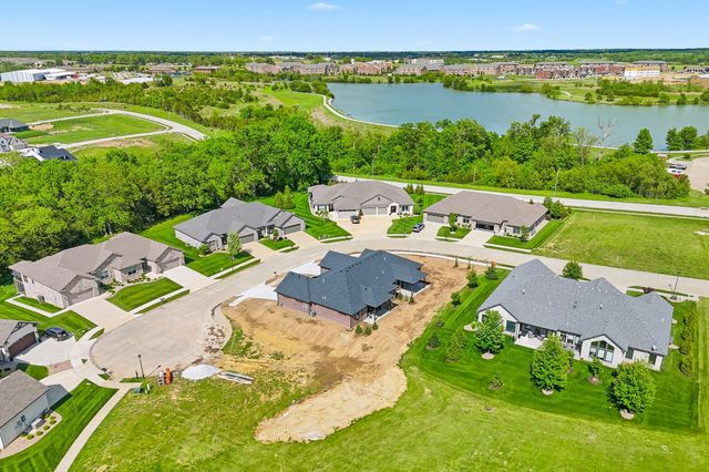4811 CARLISLE CT, Columbia, MO 65201
