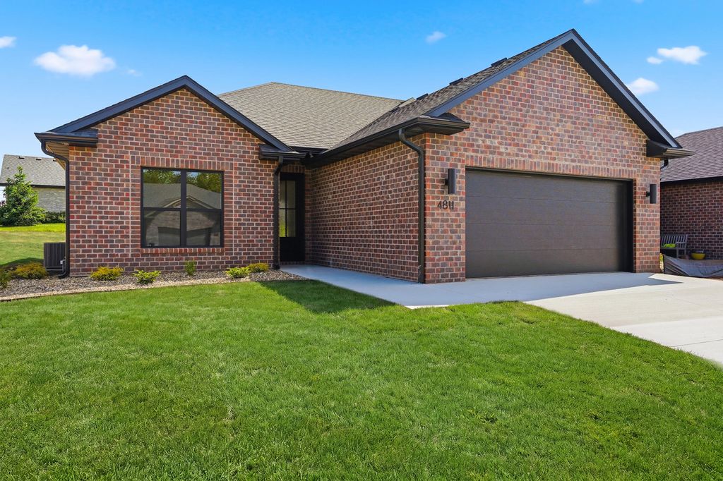 4811 CARLISLE CT, Columbia, MO 65201