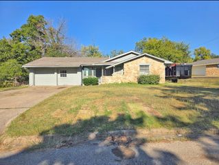 202 Brookhaven Terrace, Commerce, TX 75428