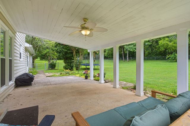 1829 Fox Chase Dr, Goodlettsville, TN 37072