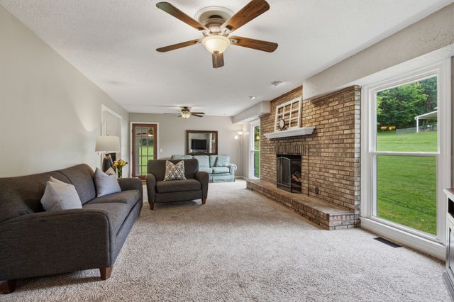 1829 Fox Chase Dr, Goodlettsville, TN 37072