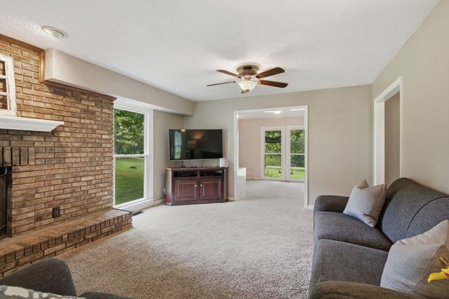 1829 Fox Chase Dr, Goodlettsville, TN 37072