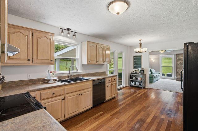 1829 Fox Chase Dr, Goodlettsville, TN 37072
