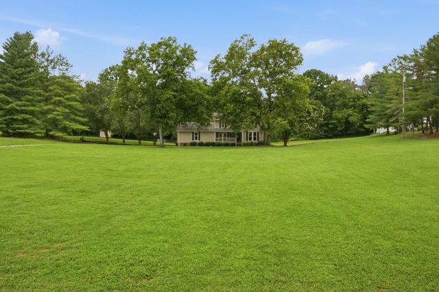 1829 Fox Chase Dr, Goodlettsville, TN 37072
