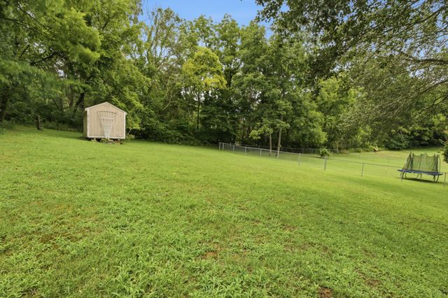 1829 Fox Chase Dr, Goodlettsville, TN 37072