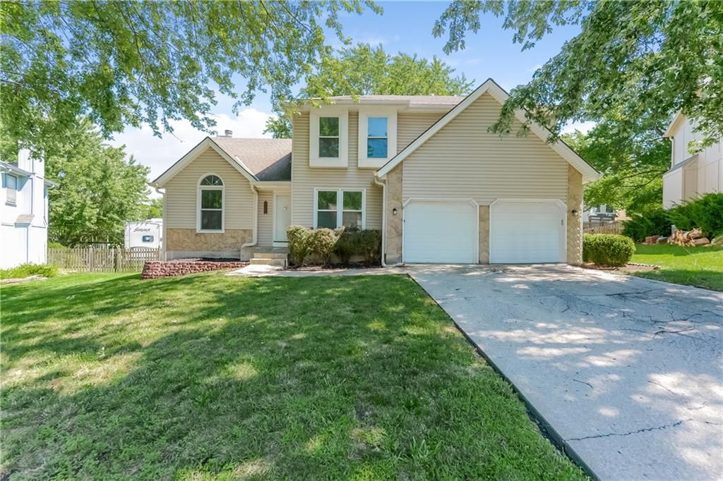 11531 S Lennox Street, Olathe, KS 66061