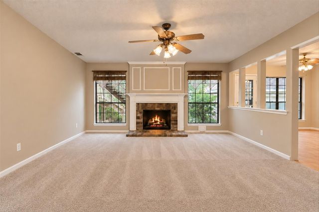 42 Thorn Berry Place, The Woodlands, TX 77381
