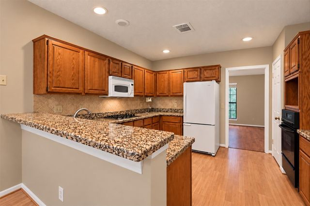 42 Thorn Berry Place, The Woodlands, TX 77381