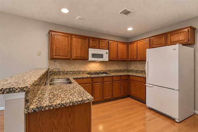 42 Thorn Berry Place, The Woodlands, TX 77381