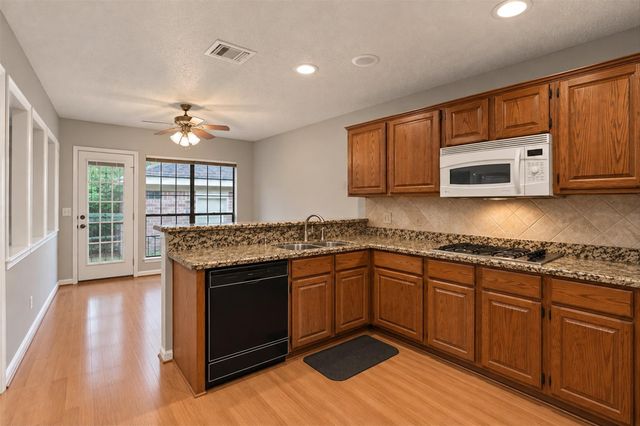 42 Thorn Berry Place, The Woodlands, TX 77381