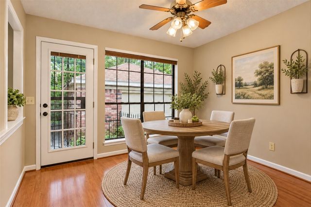 42 Thorn Berry Place, The Woodlands, TX 77381