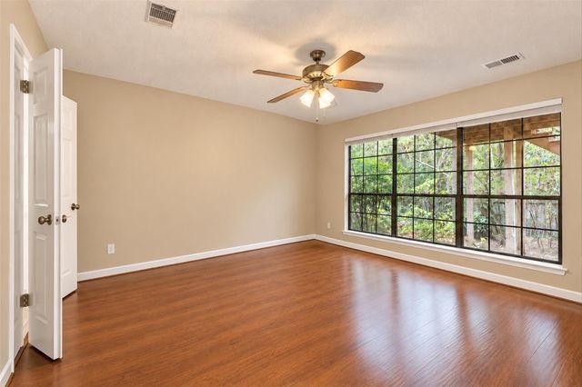 42 Thorn Berry Place, The Woodlands, TX 77381