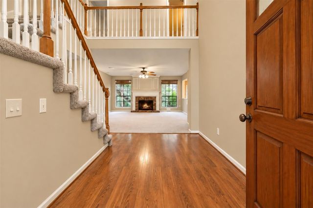 42 Thorn Berry Place, The Woodlands, TX 77381