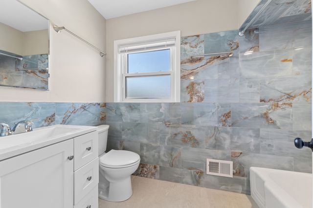 3518 W Main Street, Skokie, IL 60076