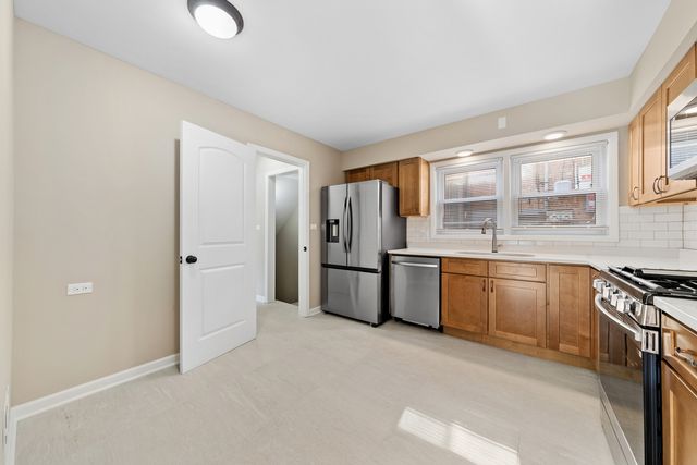 3518 W Main Street, Skokie, IL 60076
